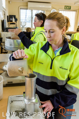 April 2017 / CLASSING_HUT_004_170427