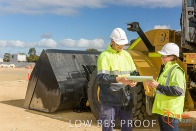 April 2017 / PRE_START_FRONT_END_LOADER_040_170427