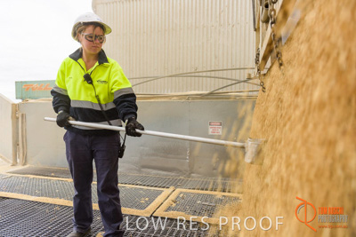 April 2017 / TRUCK_UNLOADING_SAMPLING_018_170427