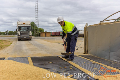 April 2017 / TRUCK_UNLOADING_SAMPLING_023_170427