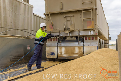 April 2017 / TRUCK_UNLOADING_SAMPLING_037_170427