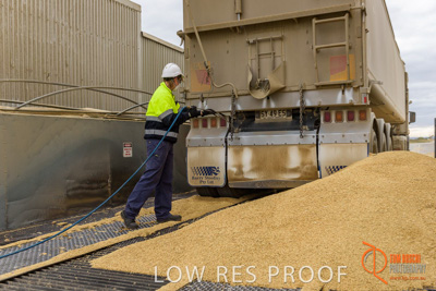 April 2017 / TRUCK_UNLOADING_SAMPLING_038_170427