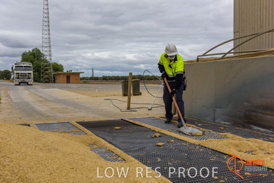 April 2017 / TRUCK_UNLOADING_SAMPLING_041_170427