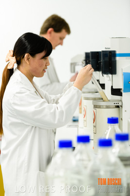 June 2018 / LAB_falling_numbers_female_180601_002