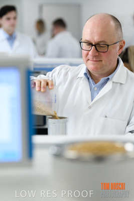 June 2018 / LAB_sample_measuring_female-male_180601_053