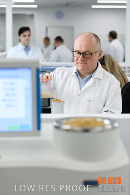 June 2018 / LAB_sample_measuring_female-male_180601_054