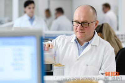 June 2018 / LAB_sample_measuring_female-male_180601_056