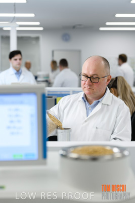 June 2018 / LAB_sample_measuring_female-male_180601_050