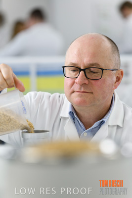 June 2018 / LAB_sample_measuring_female-male_180601_074