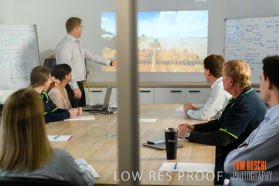 June 2018 / LAB_staff_training-meeting_180601_004