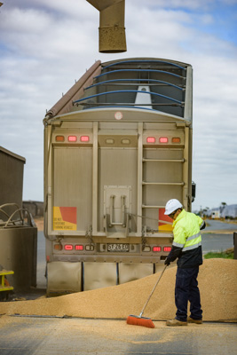 April 2019 / SWEEPING_190401_183