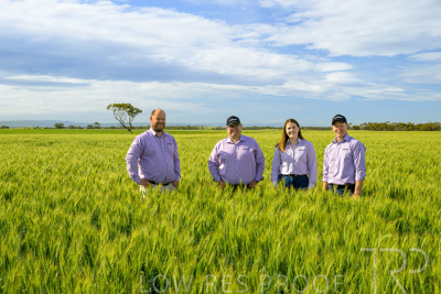 October 2022 / KANGAROO-FLAT-0584