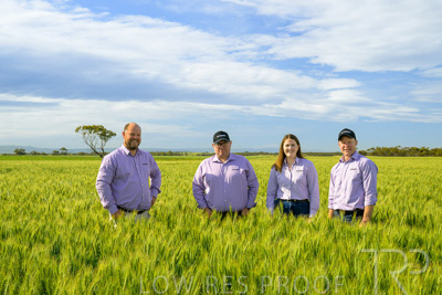 October 2022 / KANGAROO-FLAT-0592