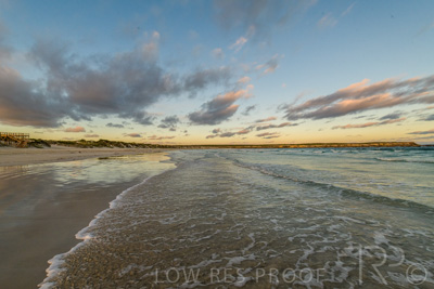 January 2023 / BEACH-SCENES_230104_039_WebRes