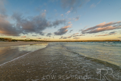 January 2023 / BEACH-SCENES_230104_042_WebRes